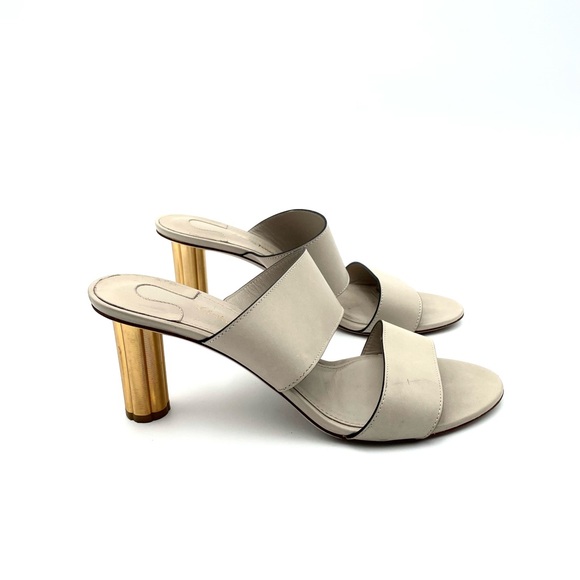 Salvatore Ferragamo Cream Flower Heels Size 8.5